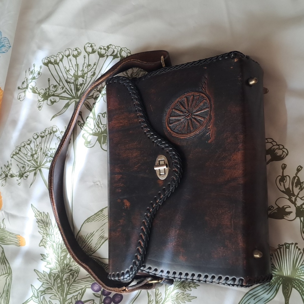Handmade leather bag - Picture 2 of 9